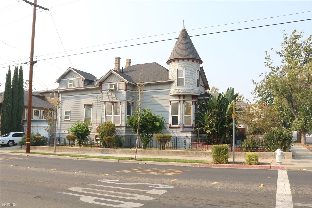 Primary Photo - 3 br, 1 bath Triplex - 512 E St Unit B