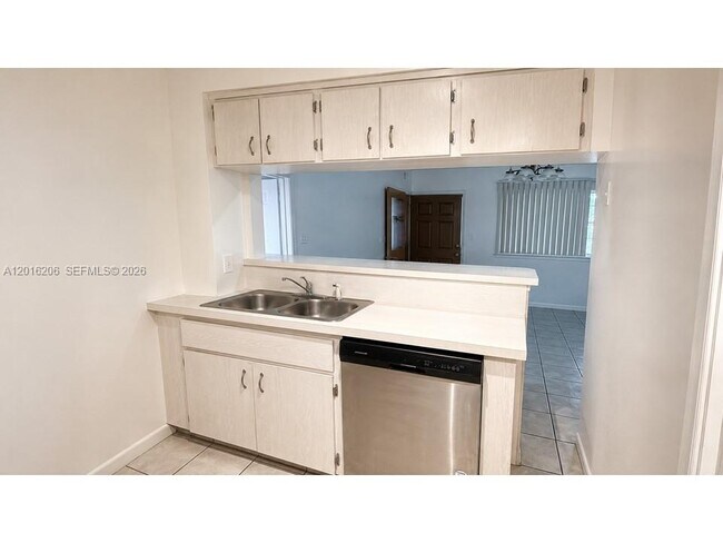Foto del edificio - 9150 NW 38th Dr