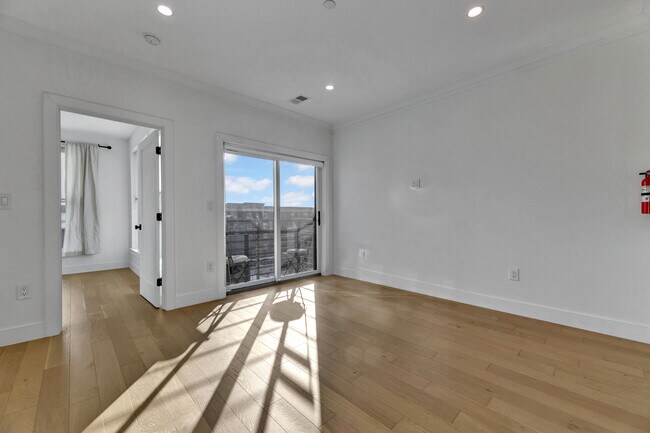 Foto del edificio - 1317 11th St NW