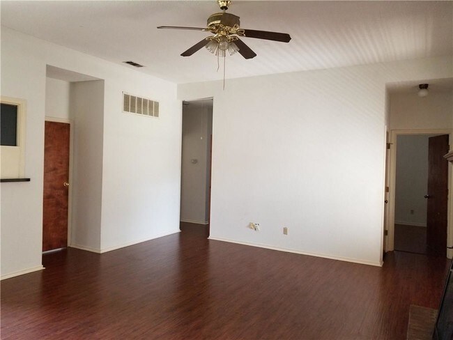 Building Photo - 700 Purple Sage Trail
