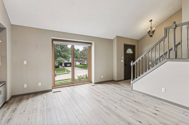 Foto del edificio - Corner-Lot 3-Bedroom in Rose Garden Estates!!