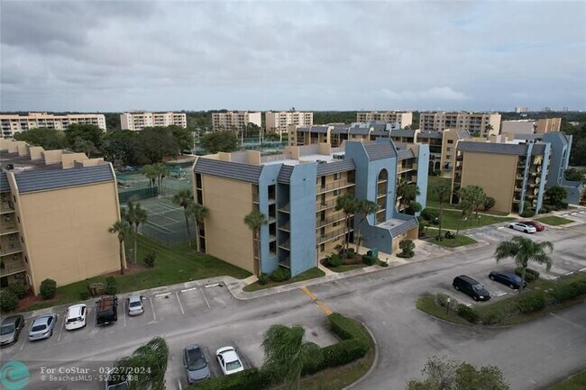Foto del edificio - 2788 Tennis Club Dr
