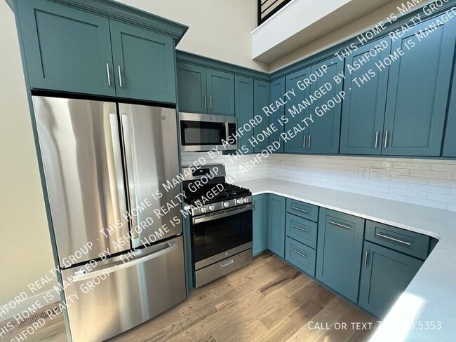 Photo - 839 E Willamette Ave House