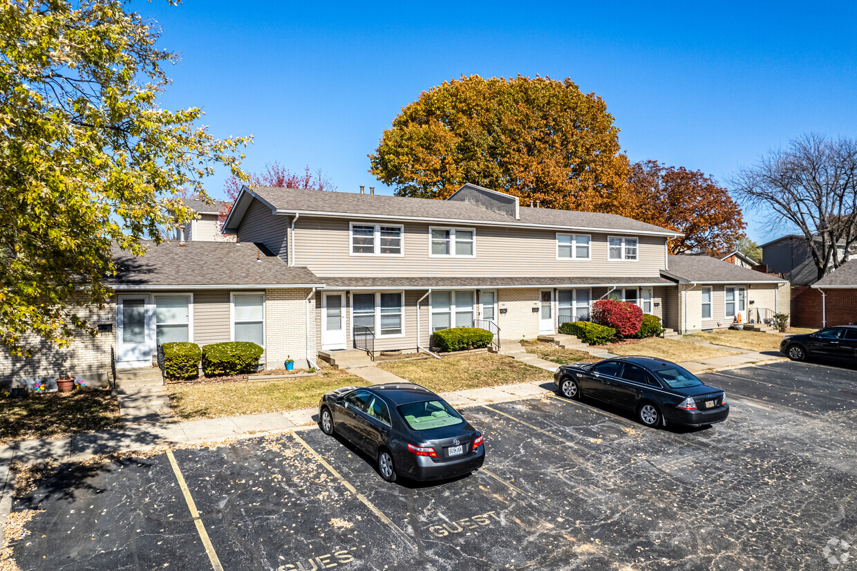 Primary Photo - Loma Vista West Townhouses