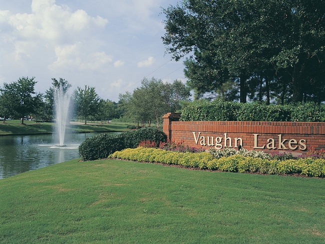 Building Photo - Vaughn Lakes