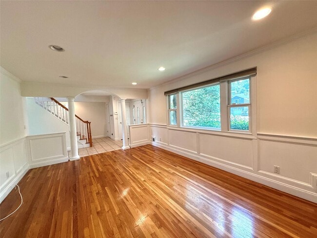 Building Photo - 6 Cove Ln