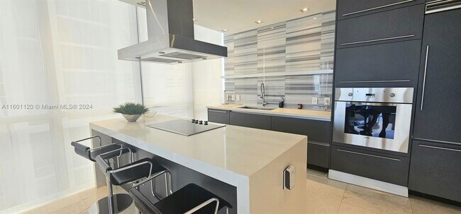 Foto del edificio - 1100 Biscayne Blvd