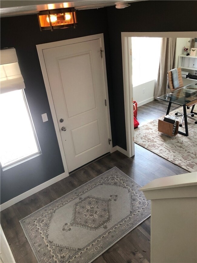 Building Photo - Luxury Bluffdale 4 Bedroom Town Home