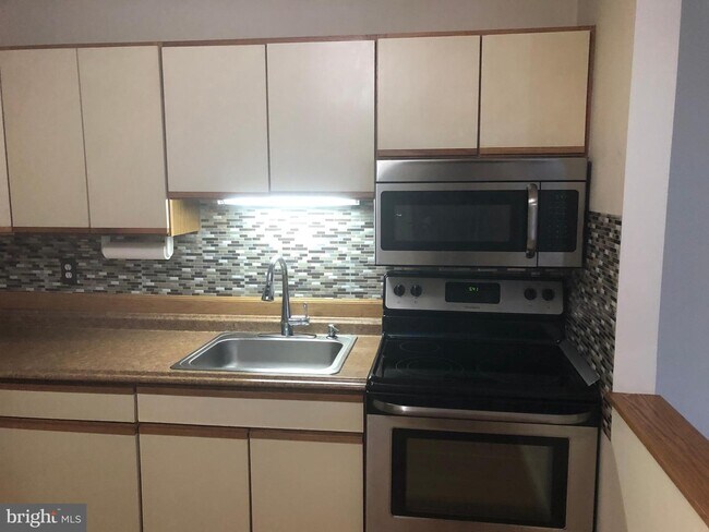 Foto del edificio - 1 Regency Dr
