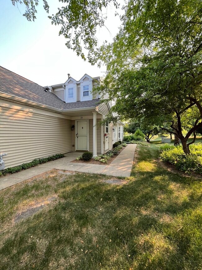 Building Photo - 2451 Sheehan Dr