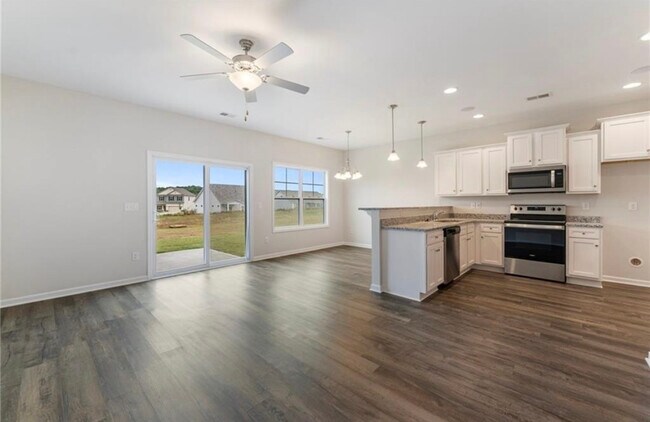 Building Photo - 105 Weaver Way