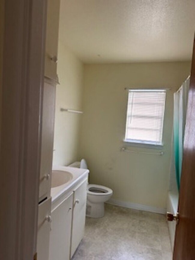 205 Pelham Rd Unit 205 Pelham RoadApt. 1, Fort Walton Beach, FL 32547