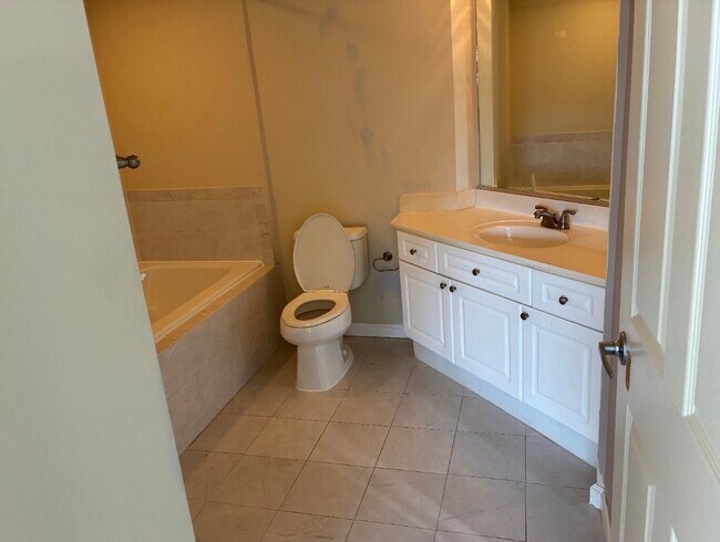 Foto del edificio - 5924 Founders Hill Dr