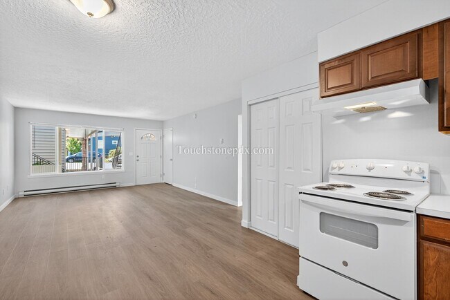 Foto del edificio - Traditional 2 BD | 1 BA in Bustling St. Jo...