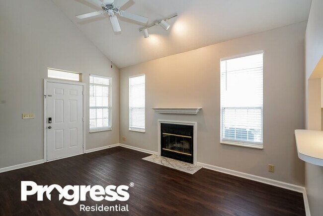 Building Photo - 703 Hayling Ct