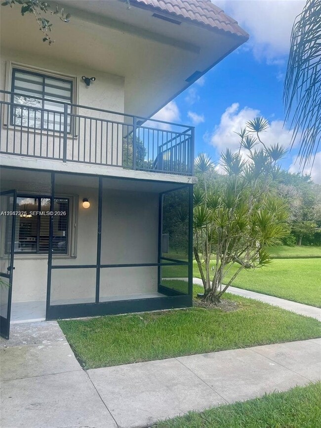 Building Photo - 403 Lakeview Dr