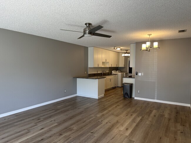 Foto del edificio - 12432 Tavares Ridge Cir