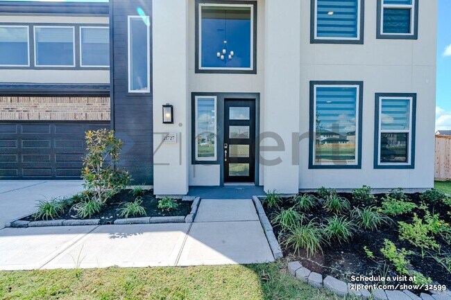 Building Photo - 21727 Emerton Crescent Way
