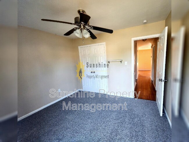 Foto del edificio - 5049 Reese Dr N