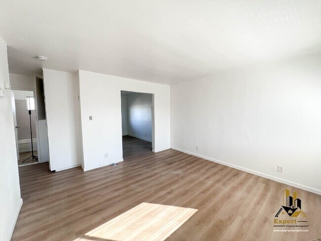 Foto del edificio - 3720 Astoria St