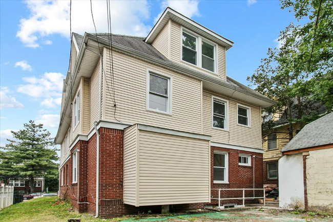 Building Photo - 99-101 Vassar Ave