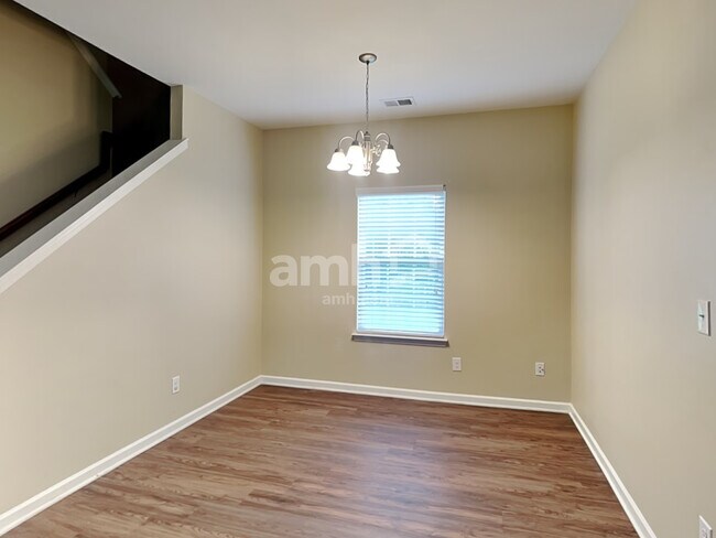 Building Photo - 2919 Watercrest Dr NW