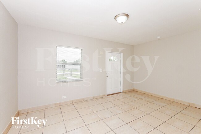 Foto del edificio - 2440 NW 162nd St