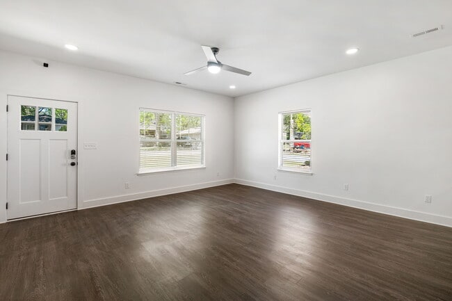 Building Photo - 2209 3rd Ave S