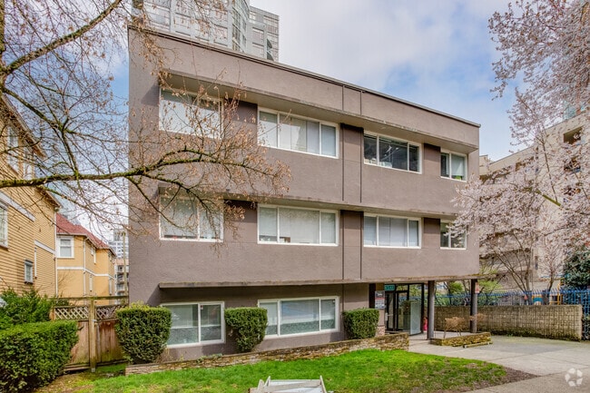 Building Photo - 1057 Barclay St