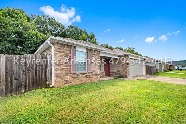 Foto del edificio - Beautiful 4-Bedroom Home in Fayetteville – Ideal for Comfortable Living!