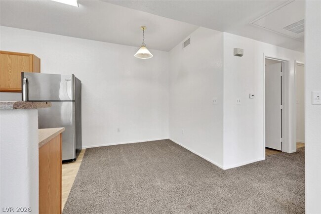 Foto del edificio - 2041 Hussium Hills St