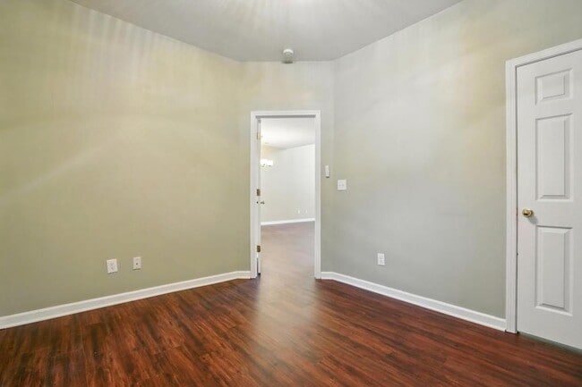 Building Photo - 7420 Abigail Glen Dr