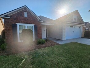 Building Photo - 3925 Glen Laurel Dr S
