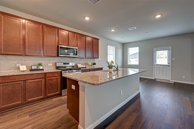 Building Photo - 21450 Holly Heights Rd