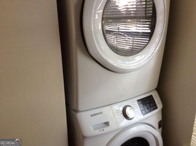 Foto del edificio - 200 Sheraton Ct