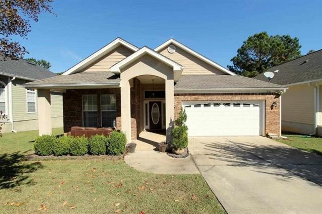 Foto principal - NE Tallahassee Home in Top School District