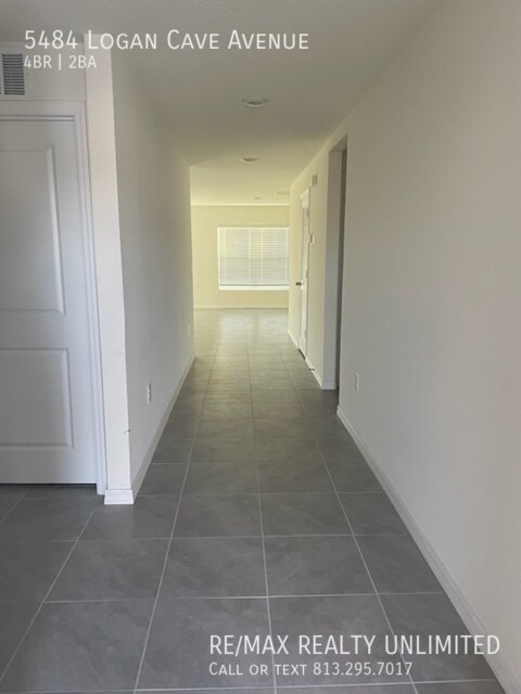 Building Photo - 5484 Logan Cave Ave Wimauma FL 33598