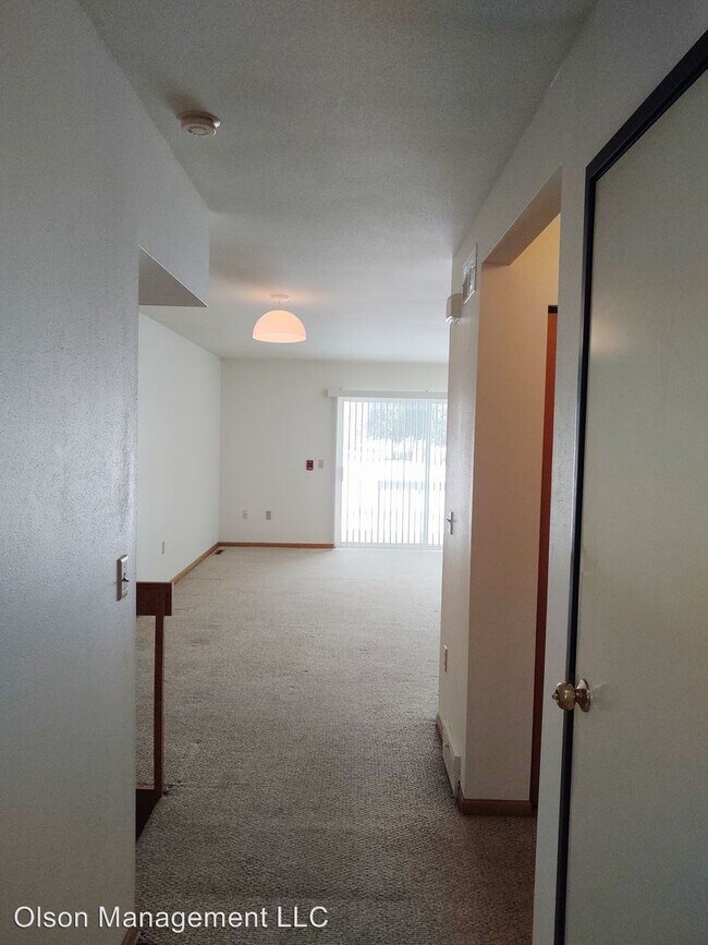 Building Photo - 321-329 Silverado Dr