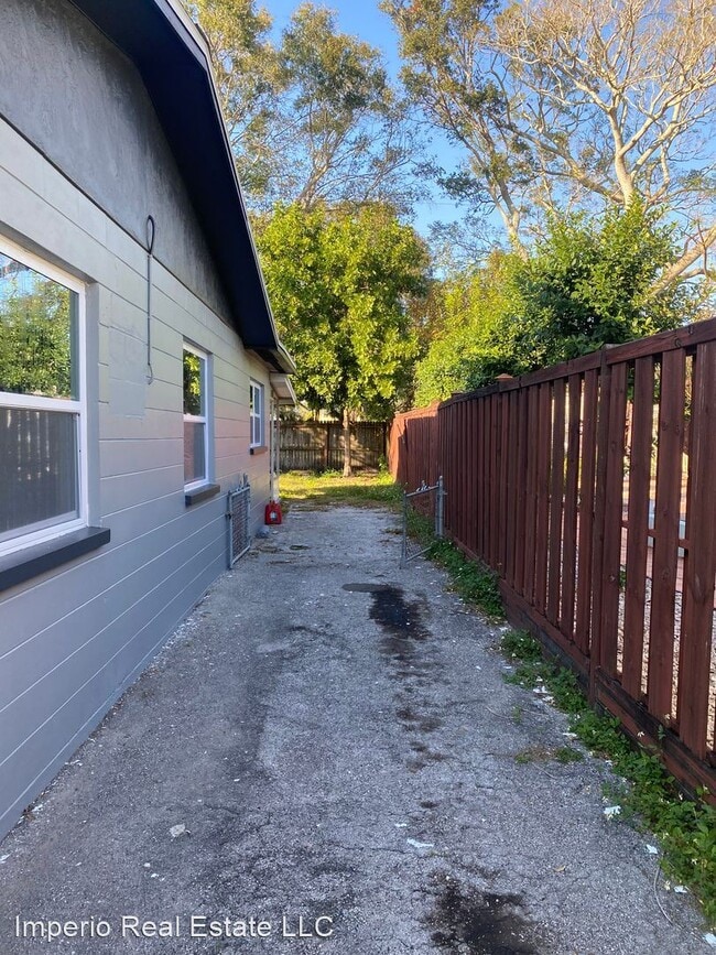 Building Photo - 2 br, 1 bath House - 5117 12th Ave S
