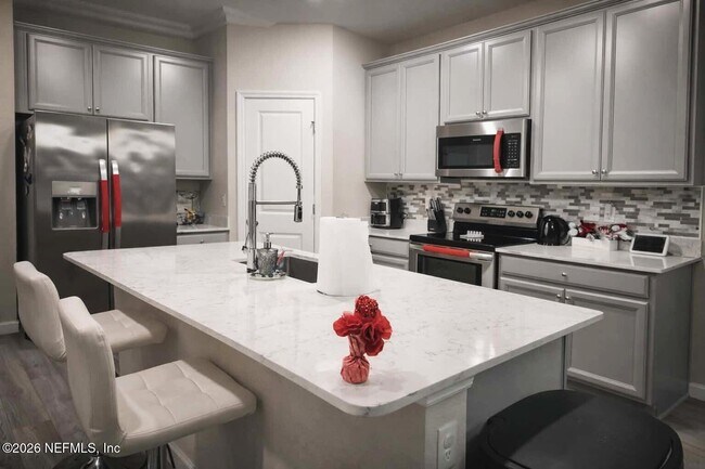 Building Photo - 2155 Sequoia Ct