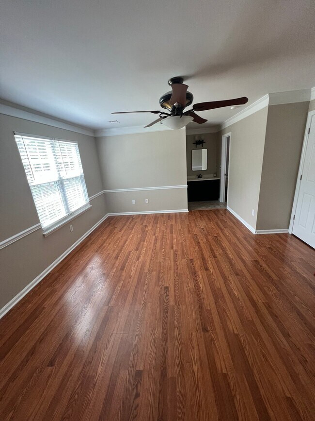 Foto del edificio - 2135 Pinehurst Ave