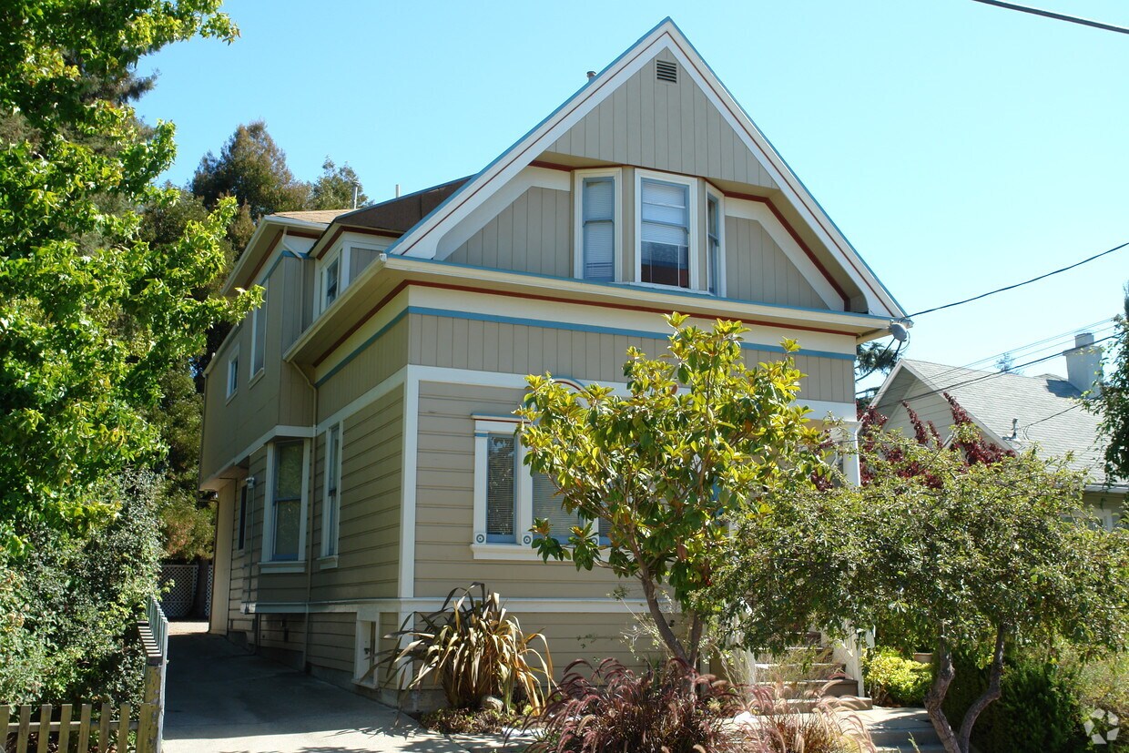 Primary Photo - 46 Yosemite Ave