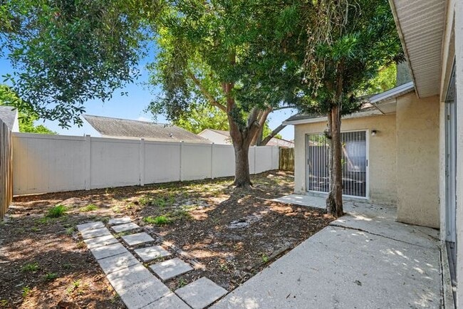 Building Photo - 13618 Laraway Dr