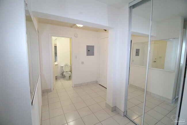 Foto del edificio - 224 E Garden St