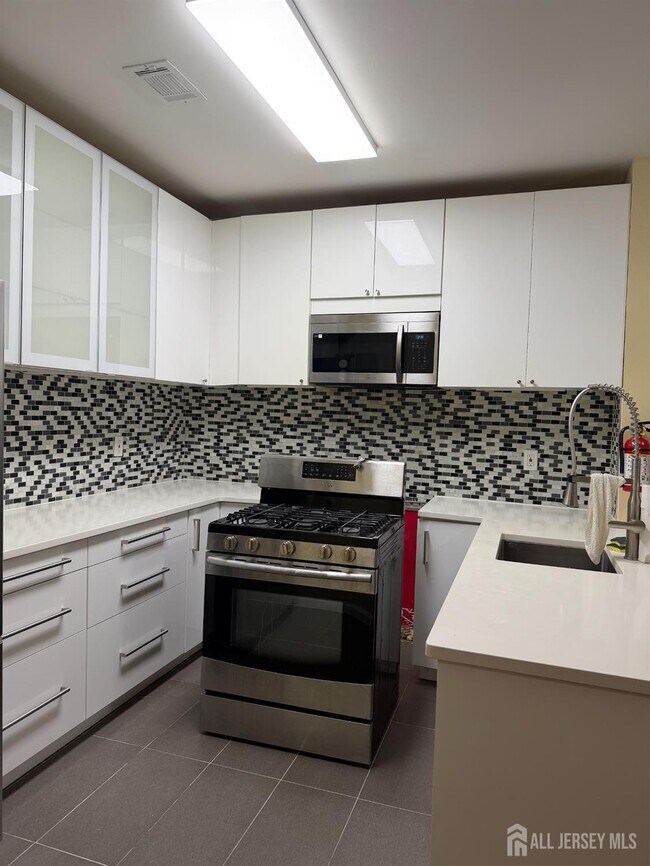 Foto del edificio - 5061 Beech Ct