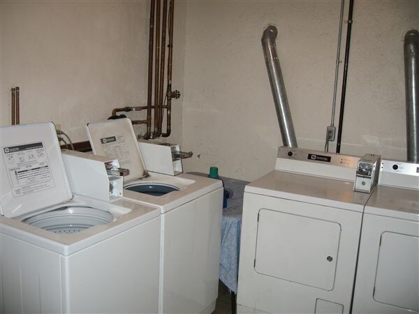 Building Photo - 1 br, 1 bath Apartment - 816 Tappan Ave 2