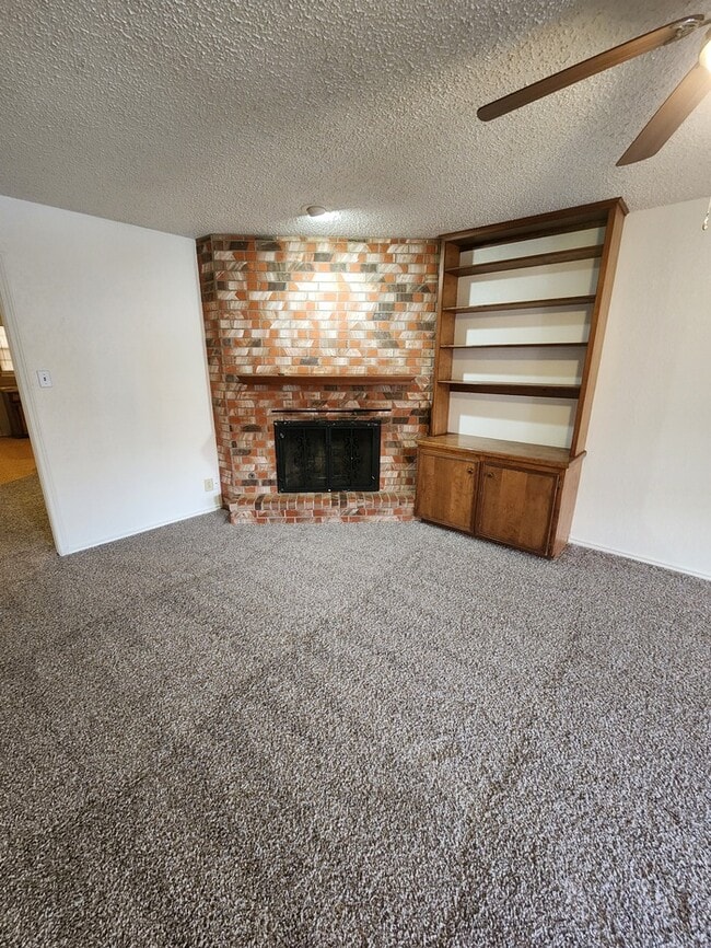 Foto del edificio - 3 bed 2 bath duplex