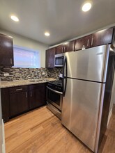 Building Photo - 2505 W Granville Ave