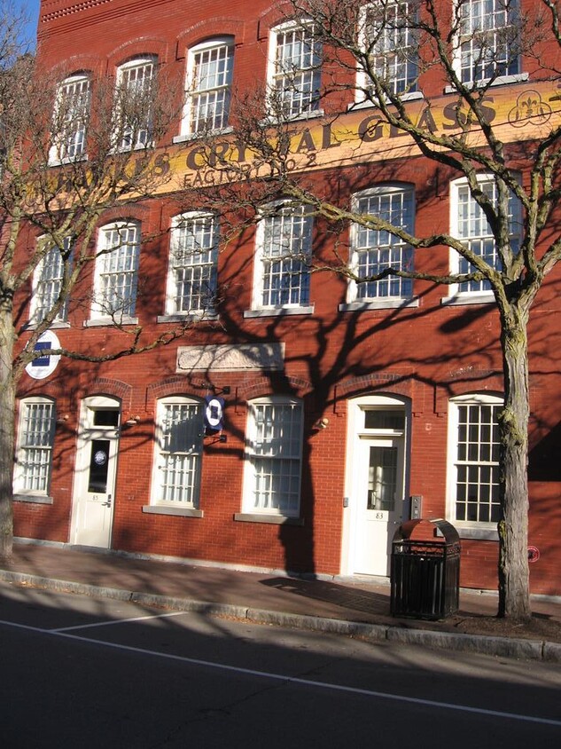 Primary Photo - 83 W Market St