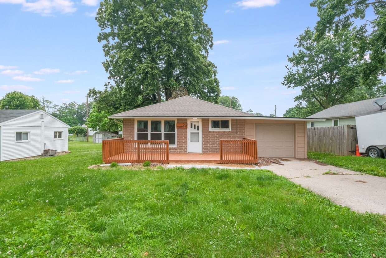 Primary Photo - MAHOMET 2 BEDROOM, 1 BATHROOM NEWLY RENOVA...